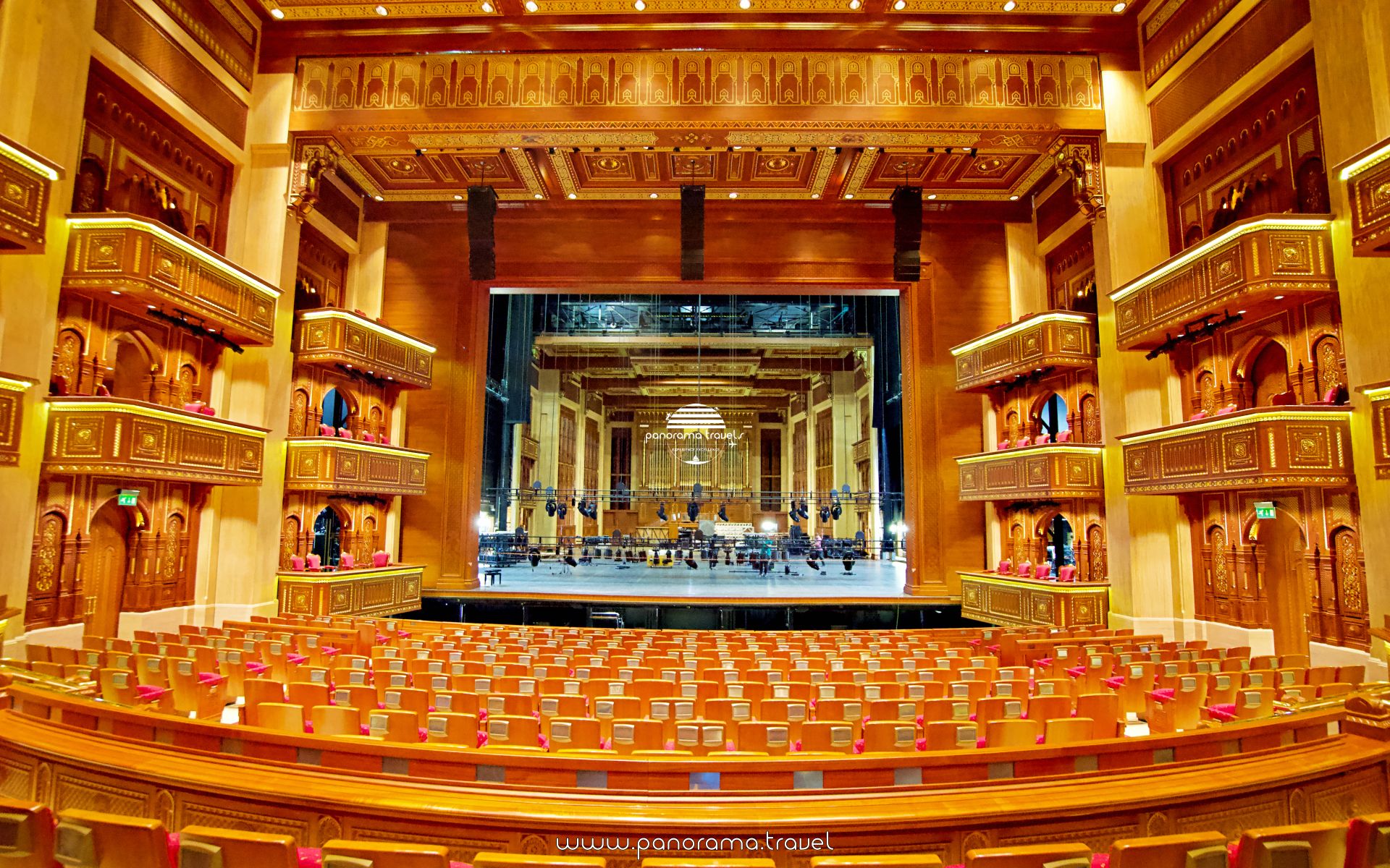 MUSCAT DAY TOUR ROYAL OPERA HOUSE INTERIOR